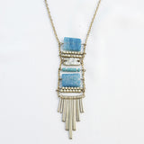 COLLAR RECTANGULO CON PIEDRAS CELESTES