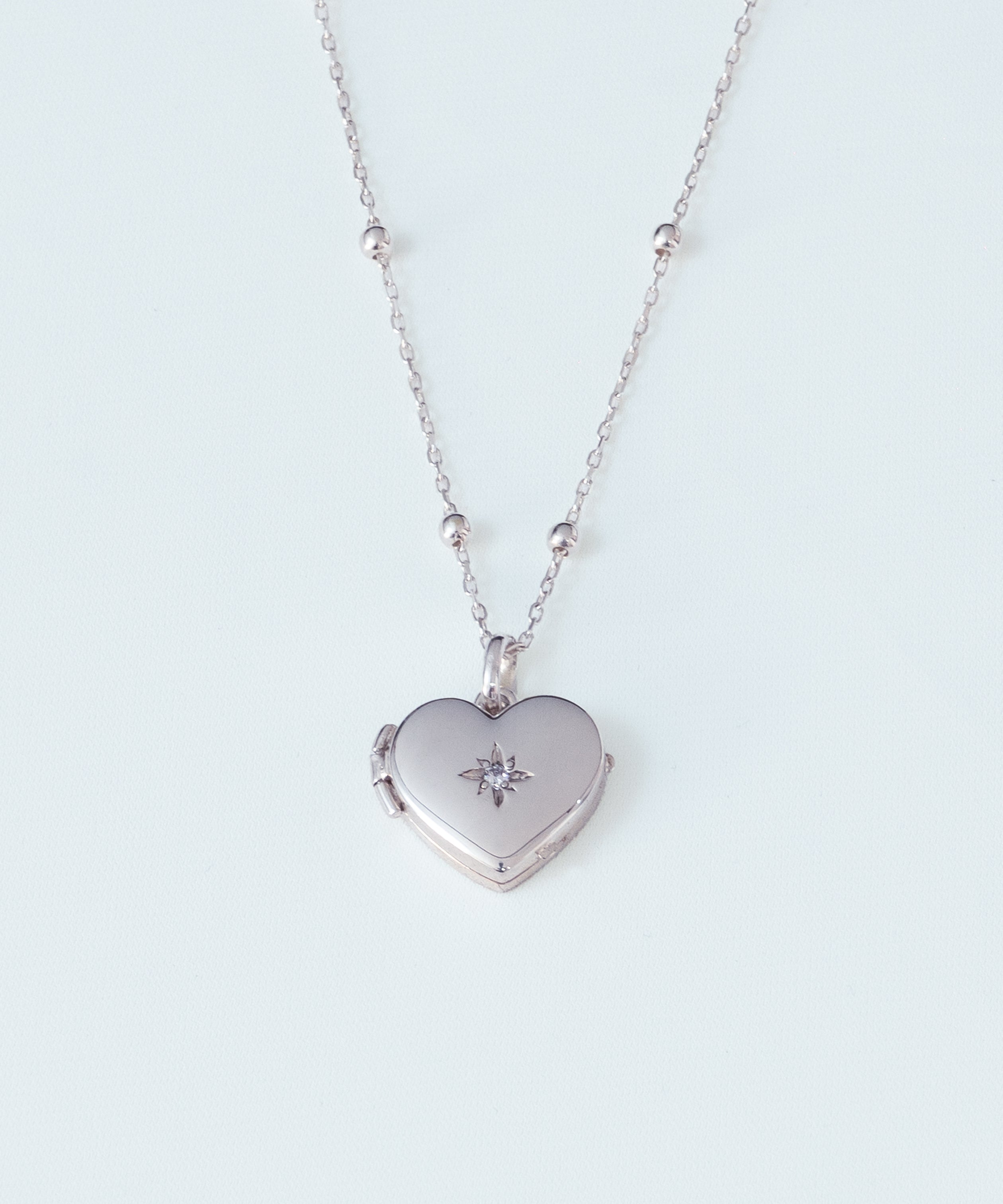 COLLAR RELICARIO CORAZÓN STAR