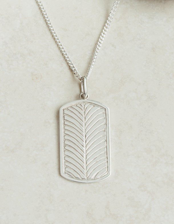 Colección M - Collar placa pluma - Nathalie Bird